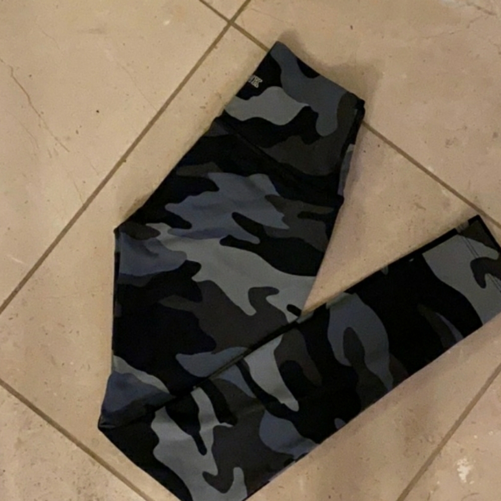 Camo leggings
